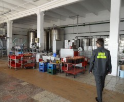 Prejudiciu de peste 4,5 milioane de lei, identificat în domeniul producerii băuturilor alcoolice